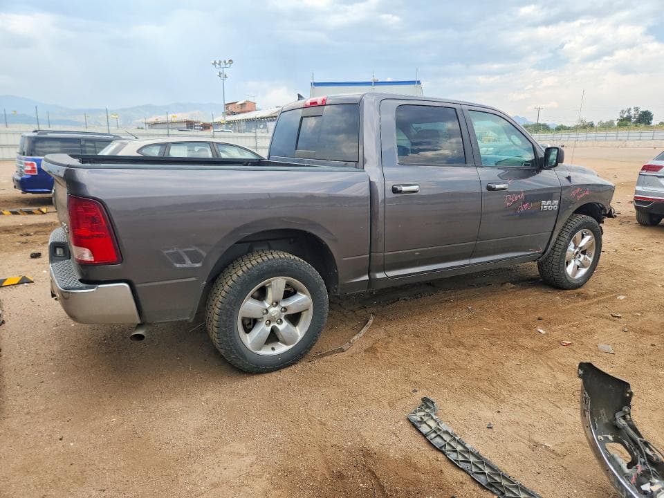 2017 RAM 1500 SLT 3