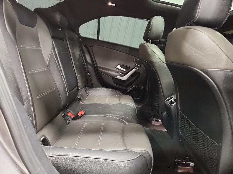 2019 MERCEDES-BENZ A 220 10