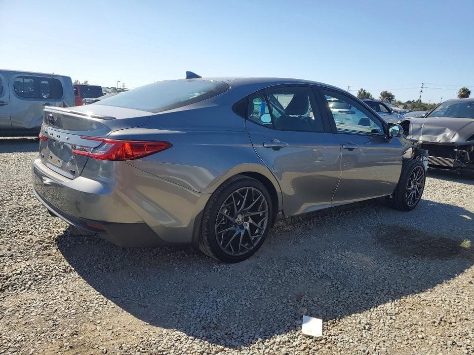 2025 TOYOTA CAMRY SE 3