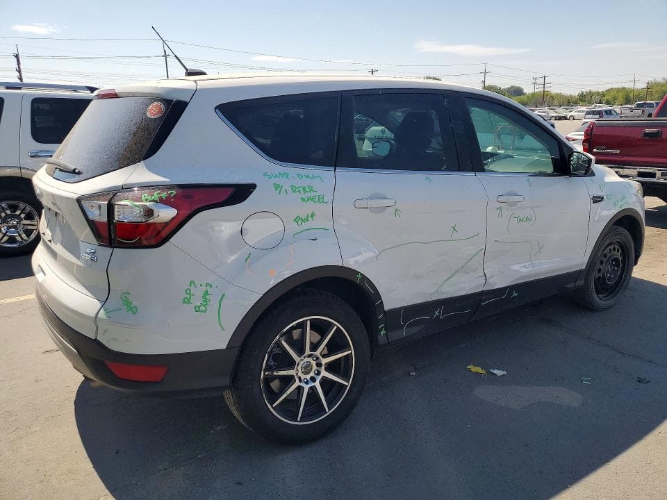 2017 FORD ESCAPE SE 3