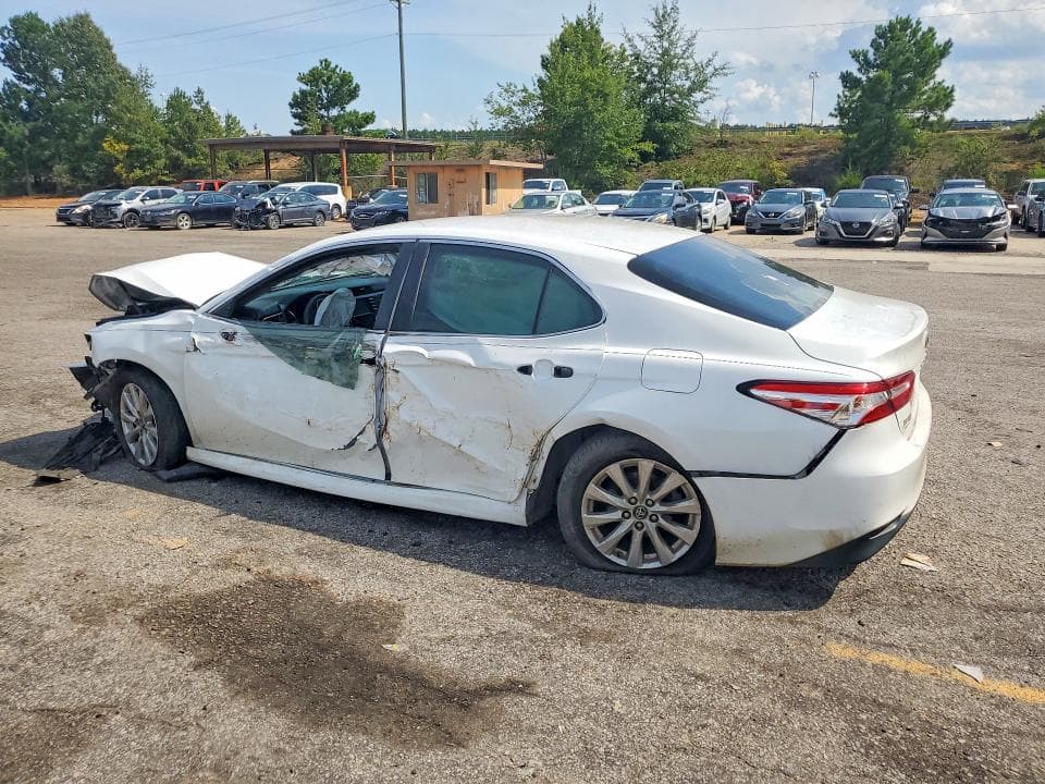 2018 TOYOTA CAMRY LE 2