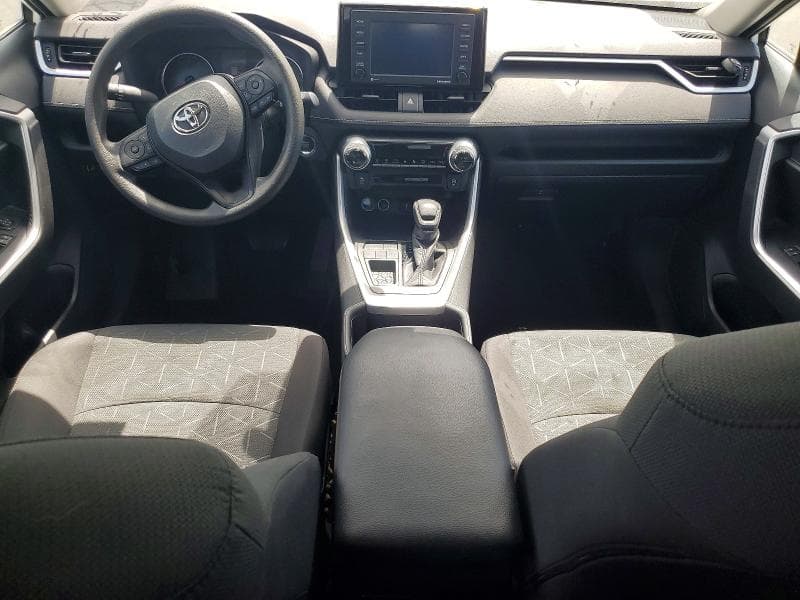2022 TOYOTA RAV4 XLE 8