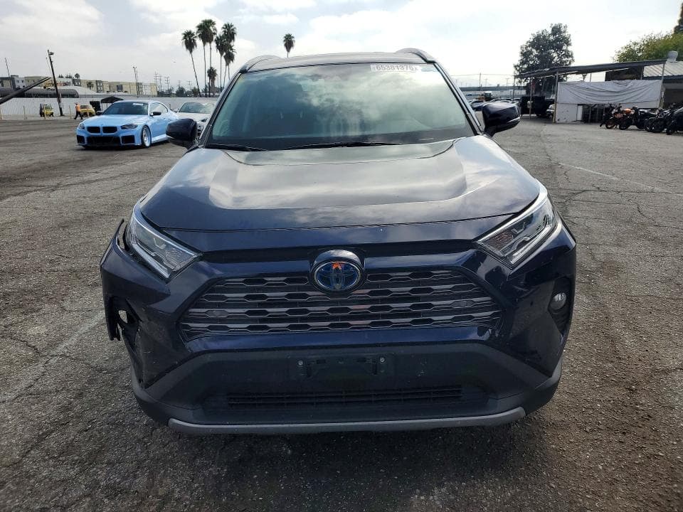 2019 TOYOTA RAV4 LIMITED 5