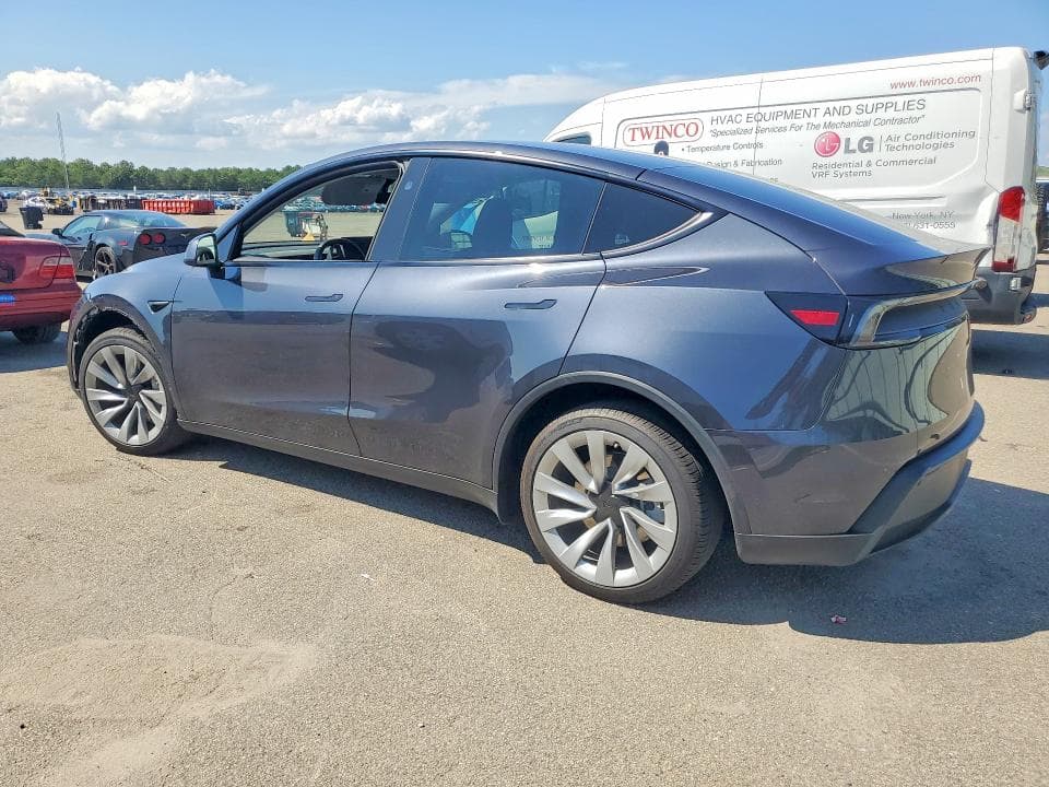 2026 TESLA MODEL Y 2