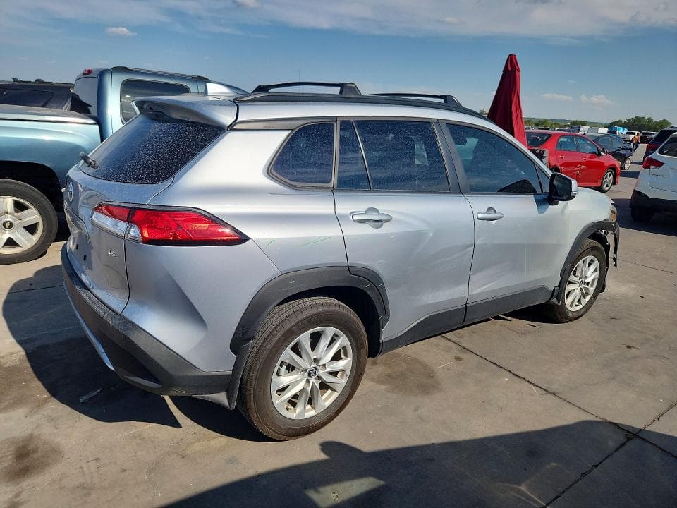 2024 TOYOTA COROLLA CROSS LE 3
