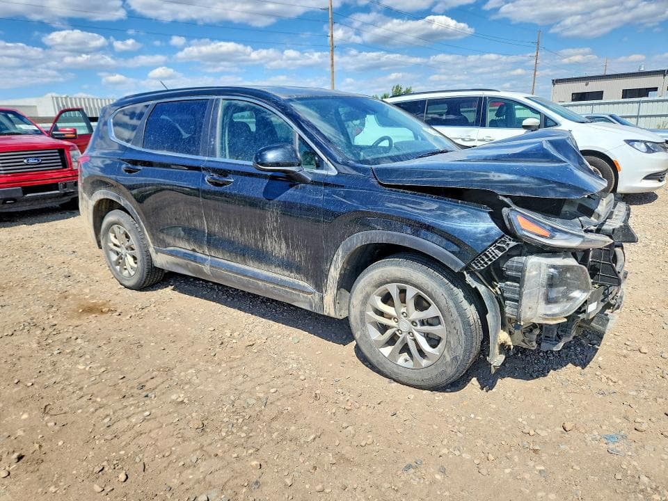 2019 HYUNDAI SANTA FE SE 4