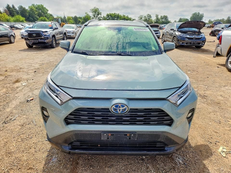 2020 TOYOTA RAV4 HYBRID XLE 5