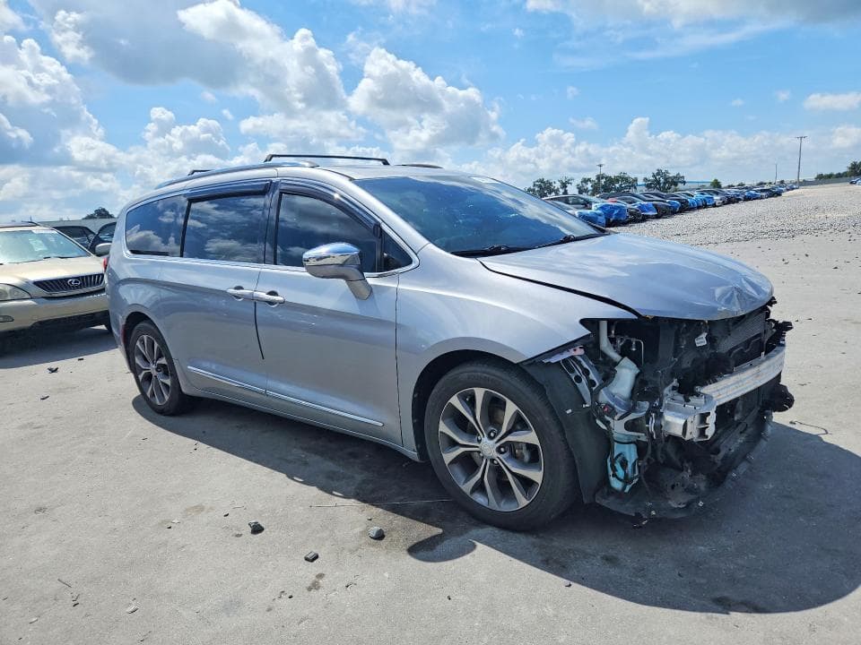 2017 CHRYSLER PACIFICA LIMITED 4
