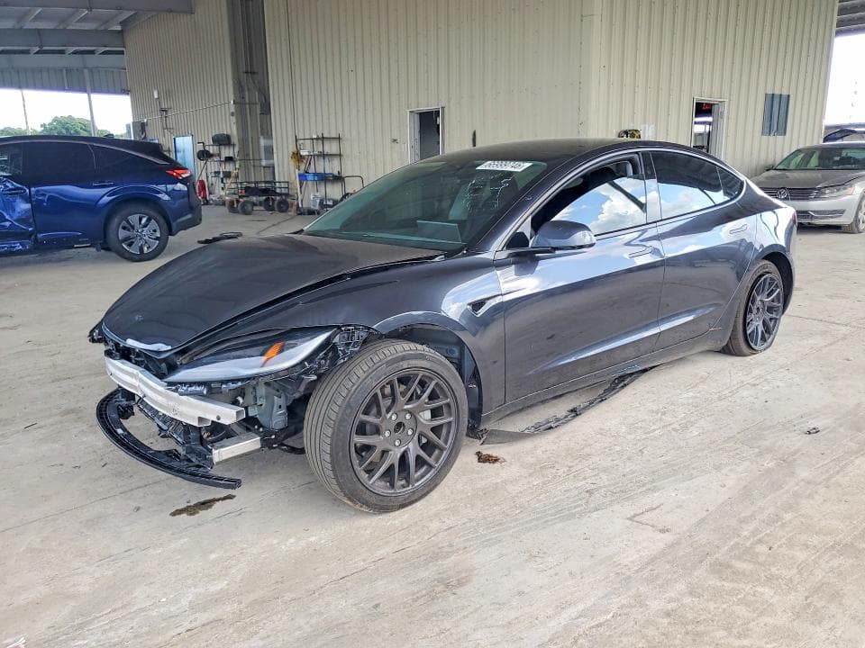2026 TESLA MODEL 3 - 1