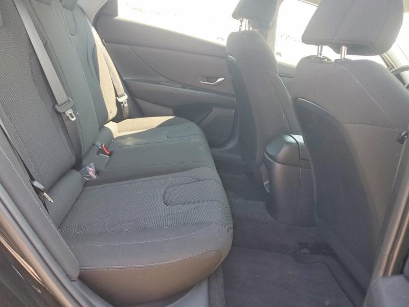 2024 HYUNDAI ELANTRA SE 10
