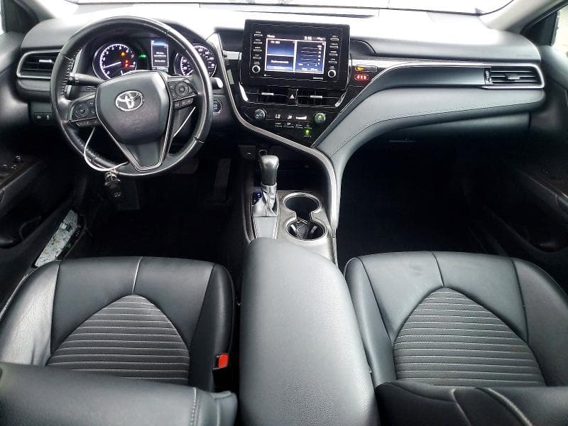 2021 TOYOTA CAMRY SE 8