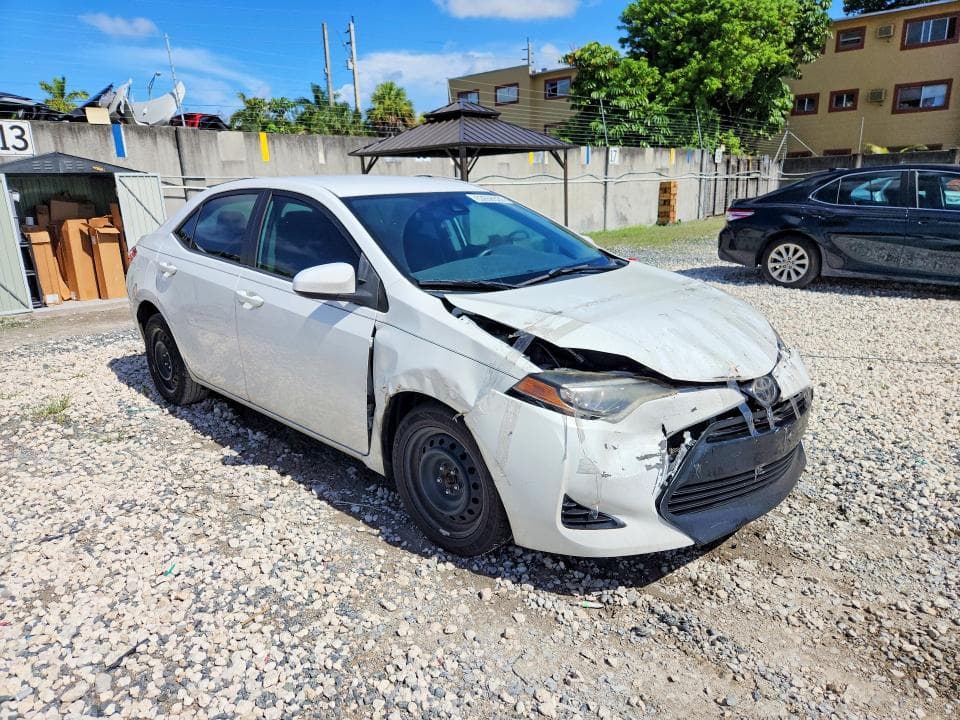 2017 TOYOTA COROLLA LE 4