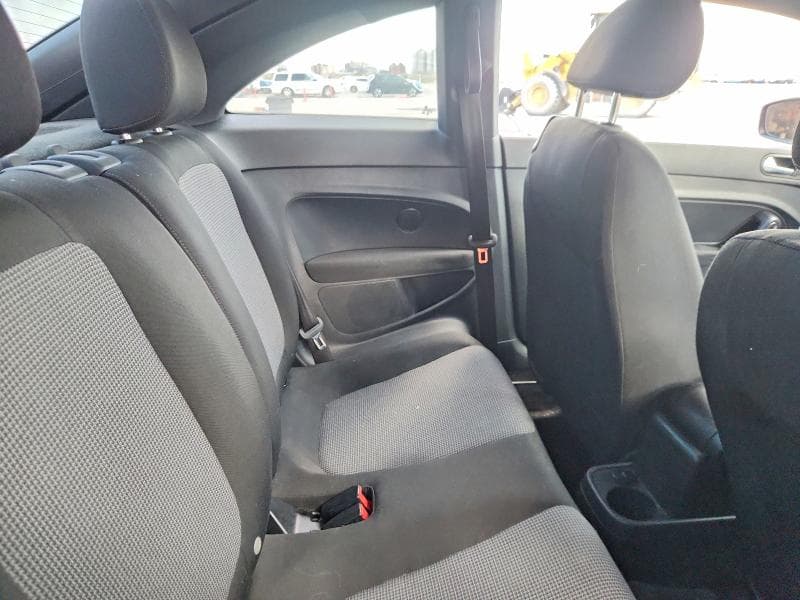 2017 VOLKSWAGEN BEETLE 1.8T 10