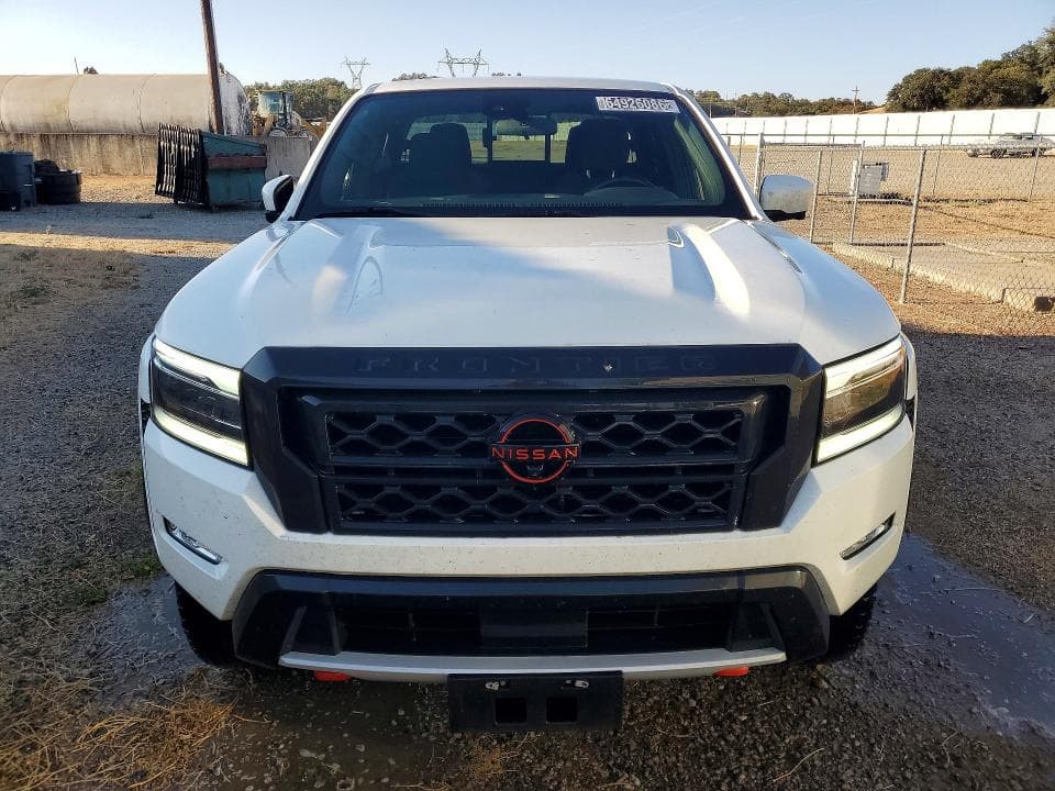 2024 NISSAN FRONTIER PRO-4X 5