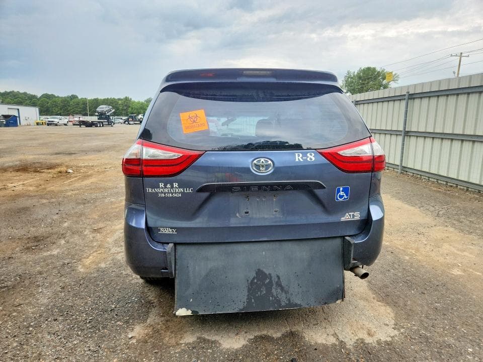 2017 TOYOTA SIENNA L 7-PASSENGER 6