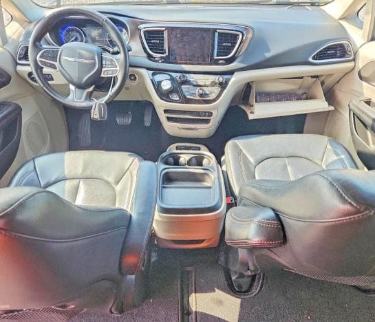 2020 CHRYSLER PACIFICA TOURING L 8