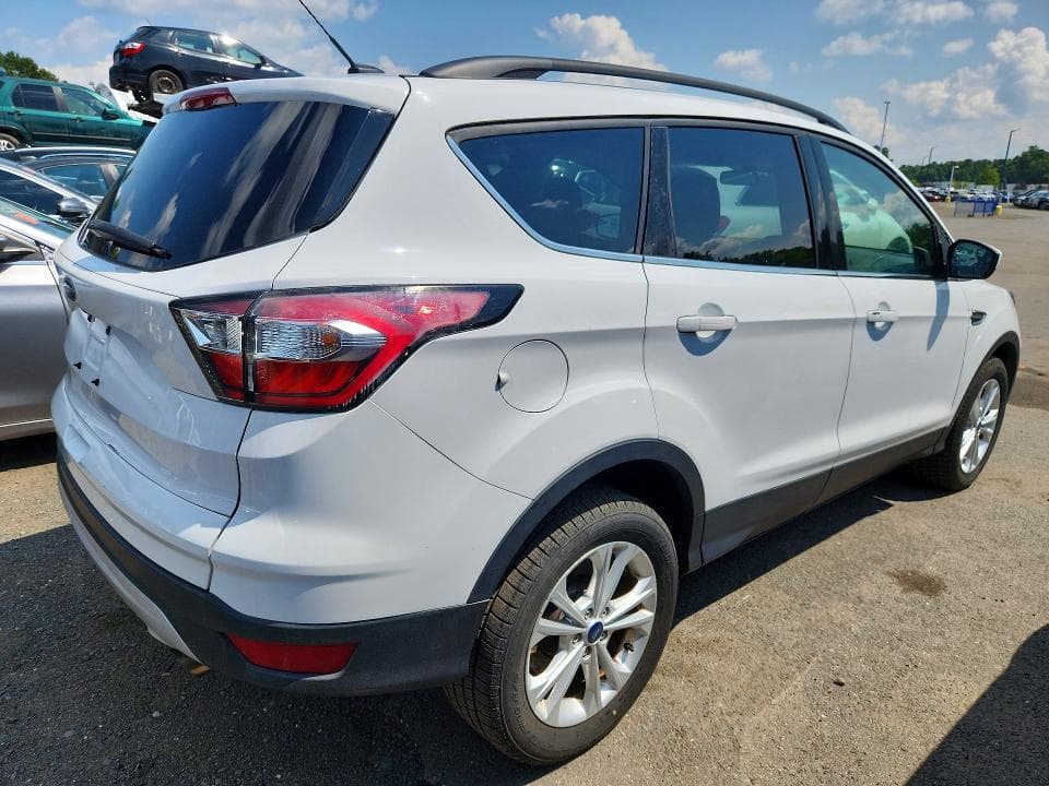 2018 FORD ESCAPE SE 3