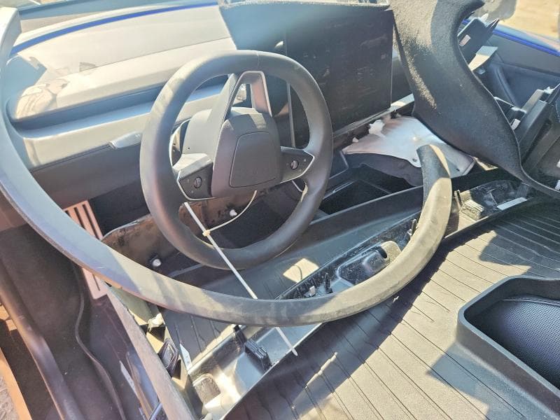 2026 TESLA MODEL Y 8