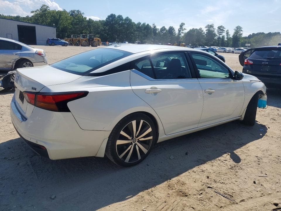 2021 NISSAN ALTIMA SR 3
