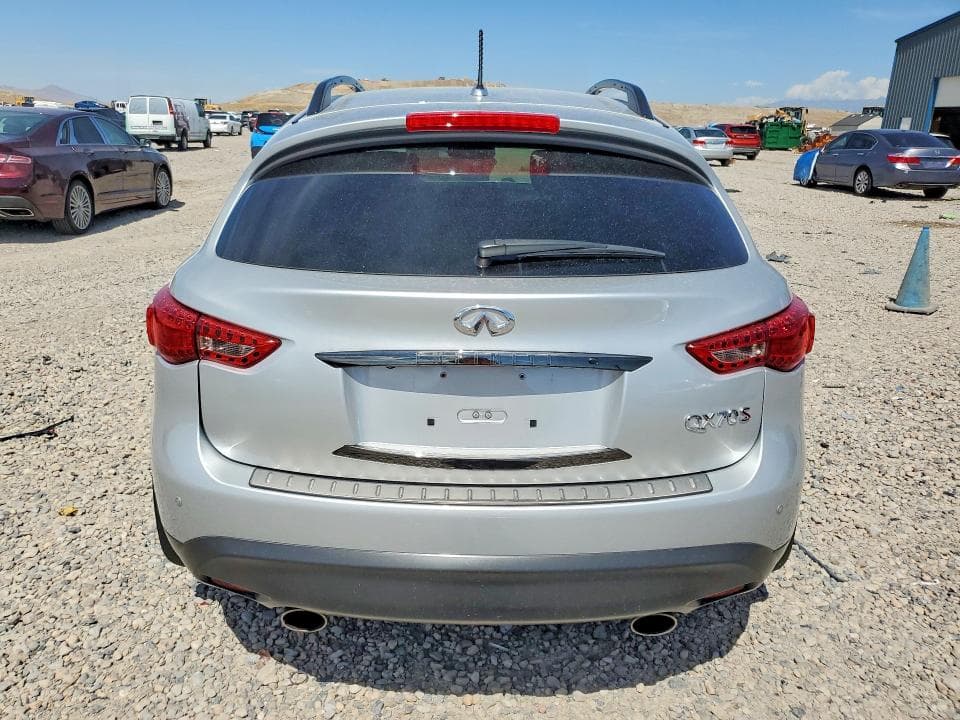 2017 INFINITI QX70 BASE 6