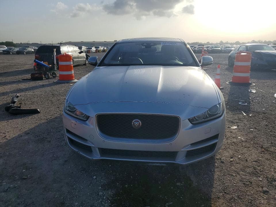 2017 JAGUAR XE PREMIUM 5