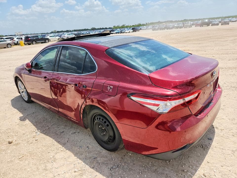 2018 TOYOTA CAMRY XLE 2