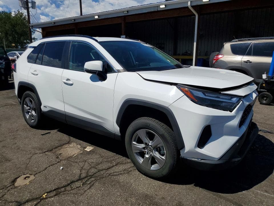2022 TOYOTA RAV4 XLE 4