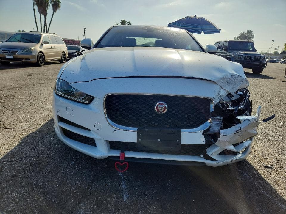 2017 JAGUAR XE PREMIUM 5