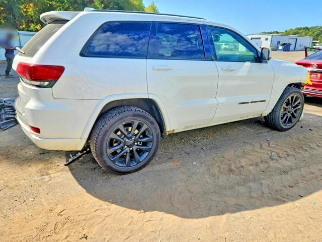 2019 JEEP GRAND CHEROKEE LAREDO 3