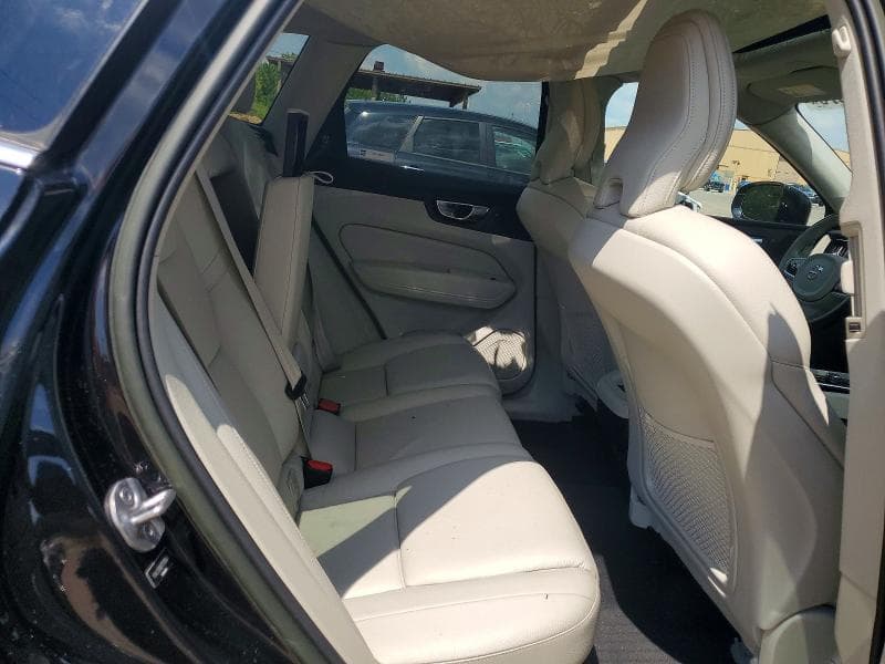 2023 VOLVO XC60 PLUS 10