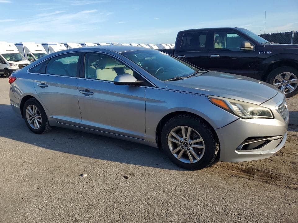 2017 HYUNDAI SONATA SE 4