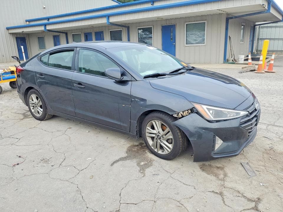 2020 HYUNDAI ELANTRA SEL 4
