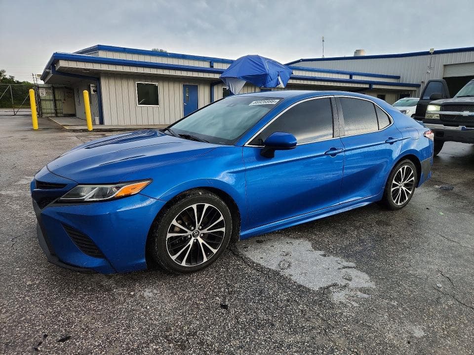 2019 TOYOTA CAMRY SE - 1