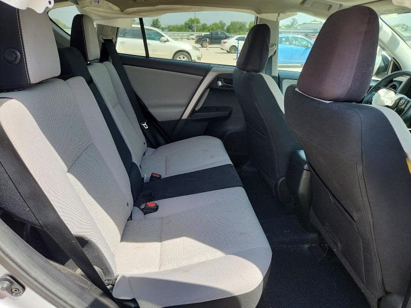 2017 TOYOTA RAV4 XLE 11
