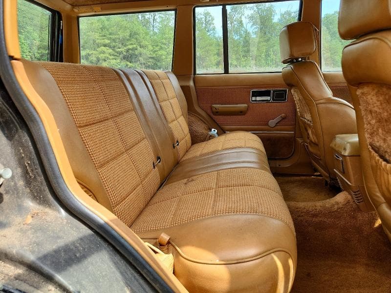 1985 JEEP CHEROKEE LAREDO 11