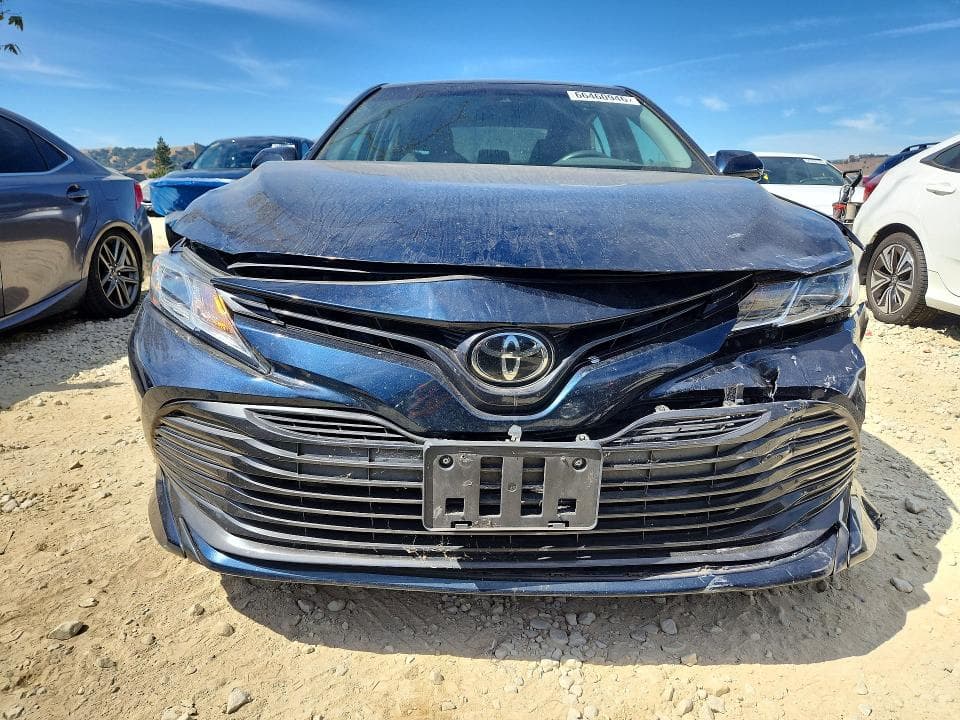 2018 TOYOTA CAMRY LE 5
