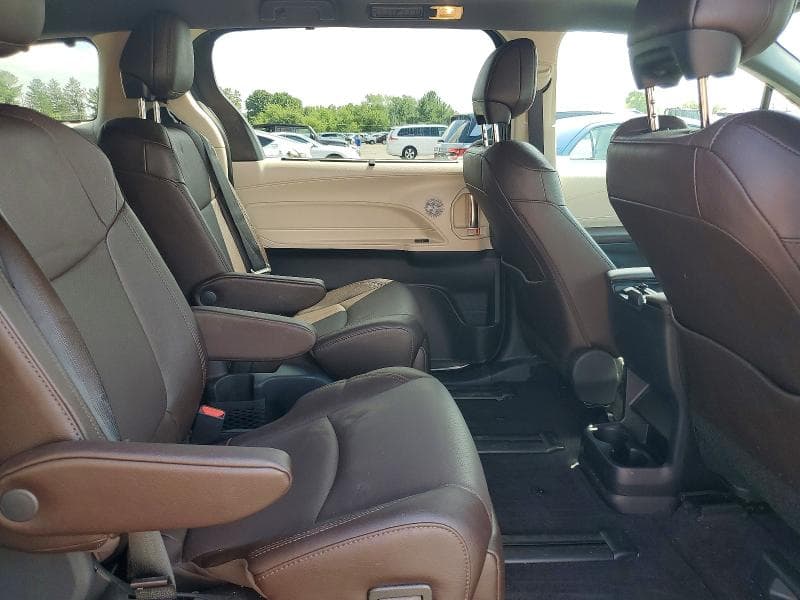 2024 TOYOTA SIENNA PLATINUM 7-PASSENGER 11