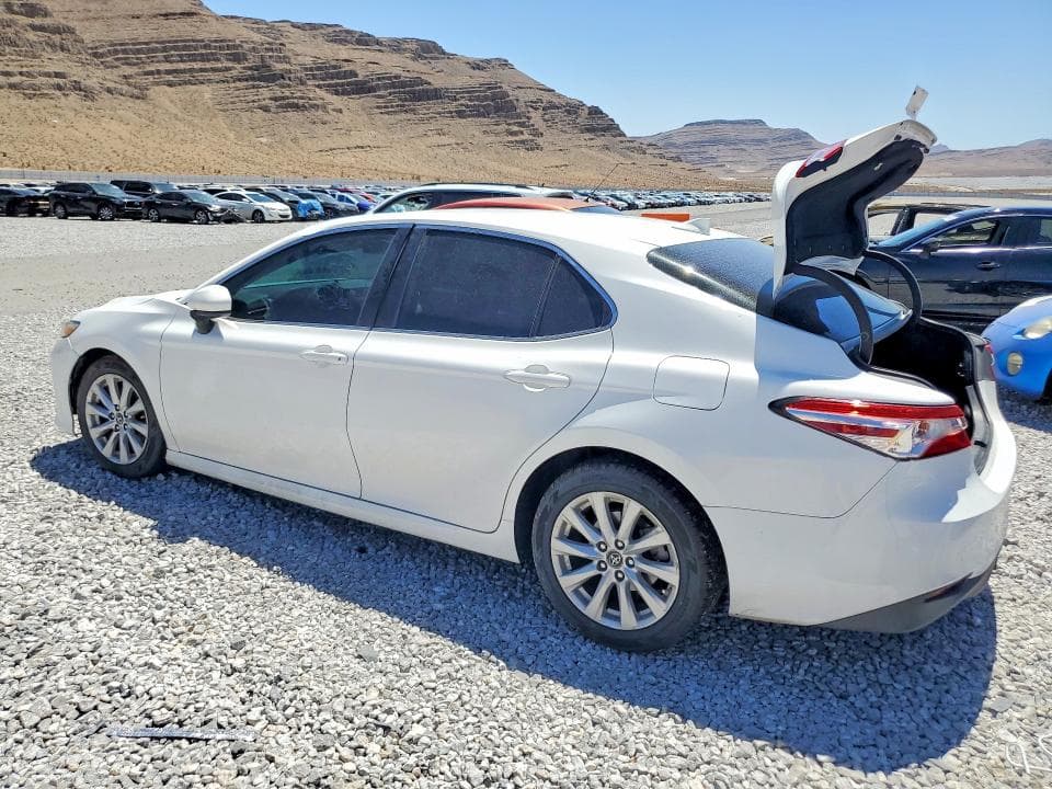 2019 TOYOTA CAMRY LE 2