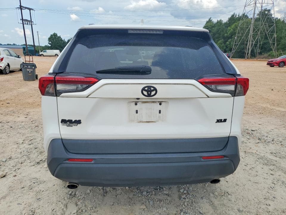 2019 TOYOTA RAV4 XLE 6