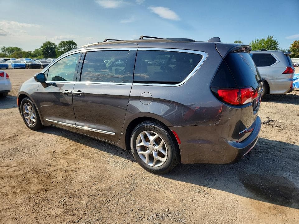 2017 CHRYSLER PACIFICA TOURING L 2
