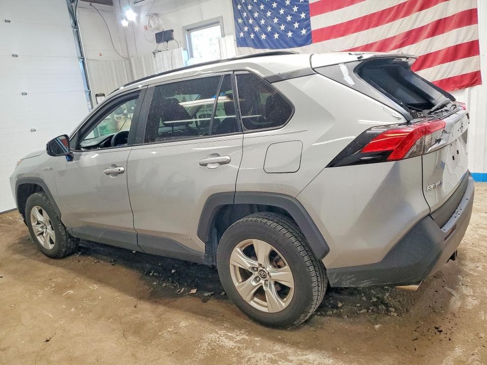 2020 TOYOTA RAV4 LE 2