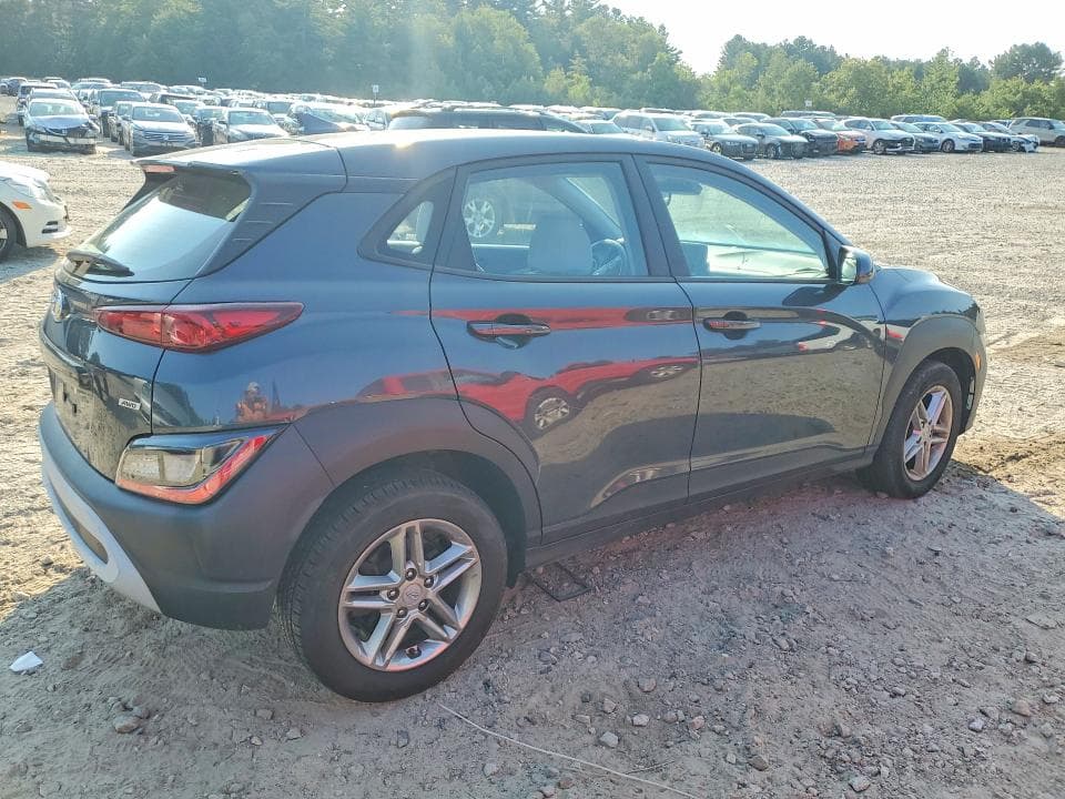 2022 HYUNDAI KONA SE 3
