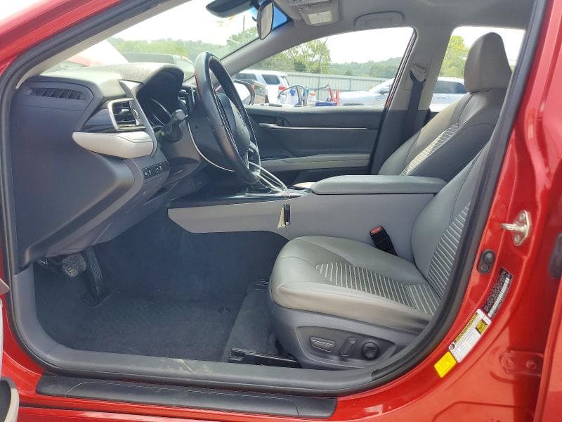 2020 TOYOTA CAMRY SE 7