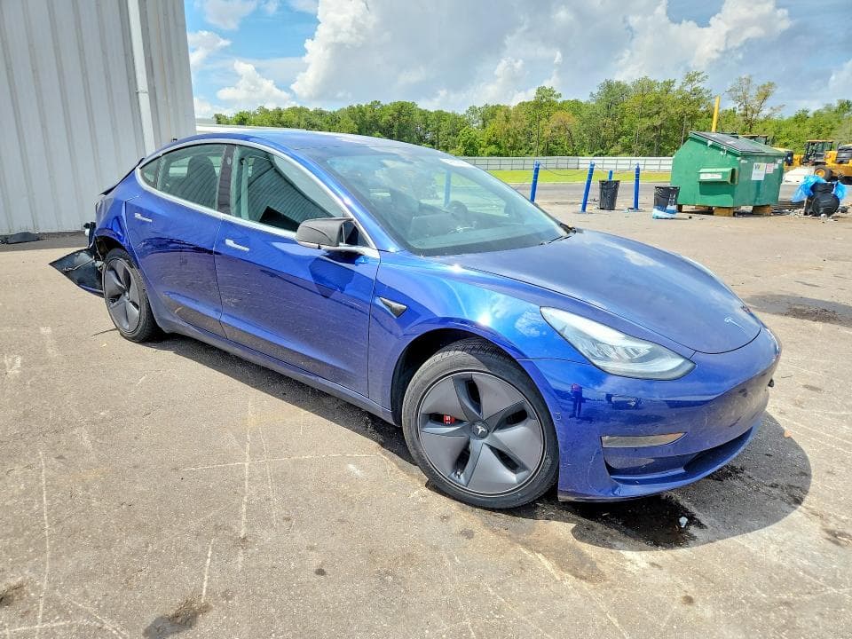 2018 TESLA MODEL 3 4