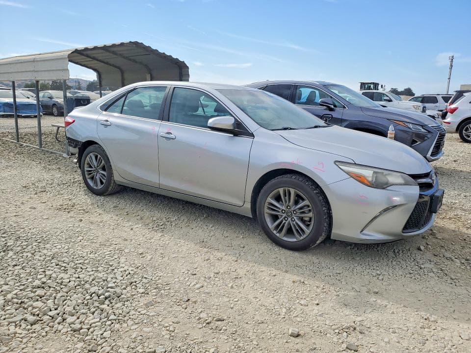 2017 TOYOTA CAMRY SE 4