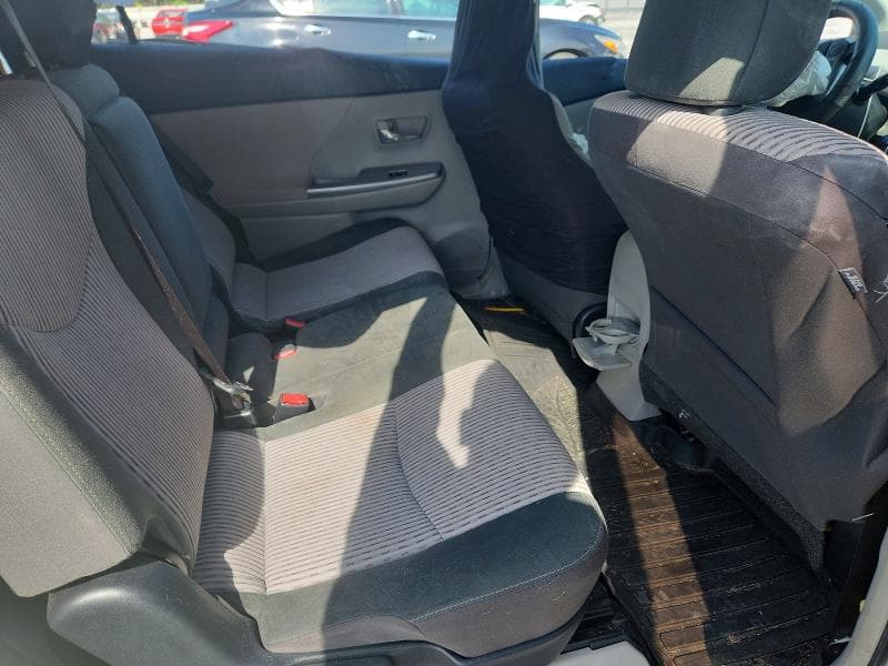 2017 TOYOTA PRIUS V THREE 10
