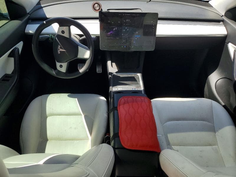 2021 TESLA MODEL Y 8