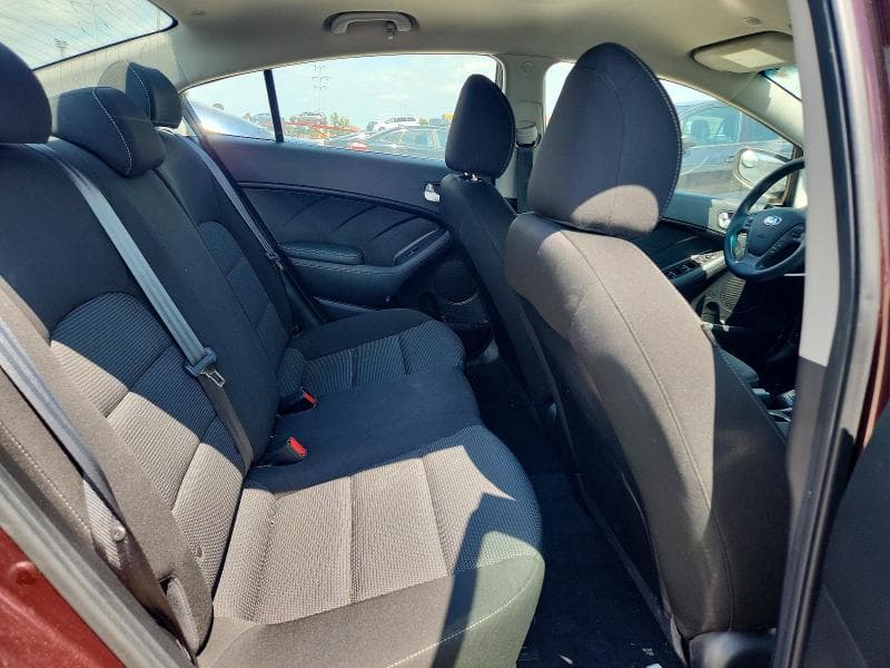 2017 KIA FORTE LX 10
