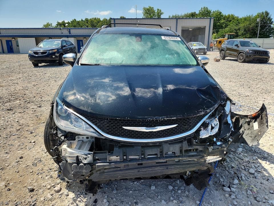 2017 CHRYSLER PACIFICA LIMITED 5