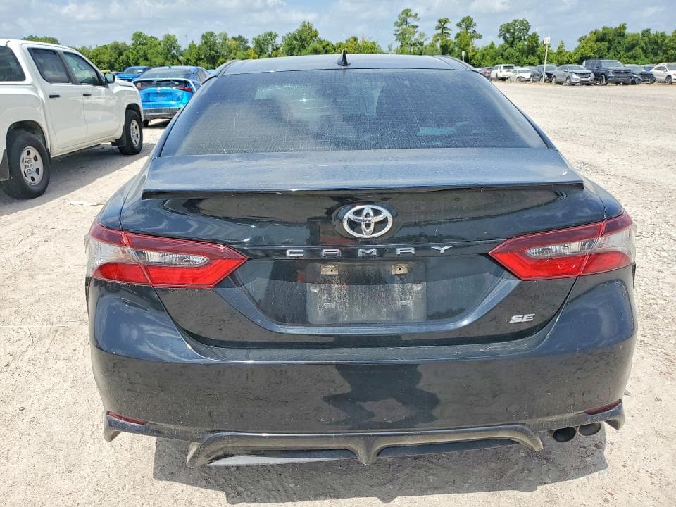 2021 TOYOTA CAMRY SE 6
